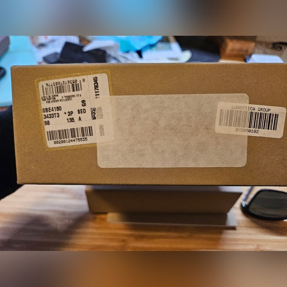 Burberry Sunglasses Used Condition BE4181 Authentic in Real Replacement Box - Picture 8 of 10